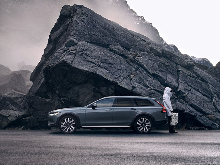 2021 Volvo V90 Cross Country performance