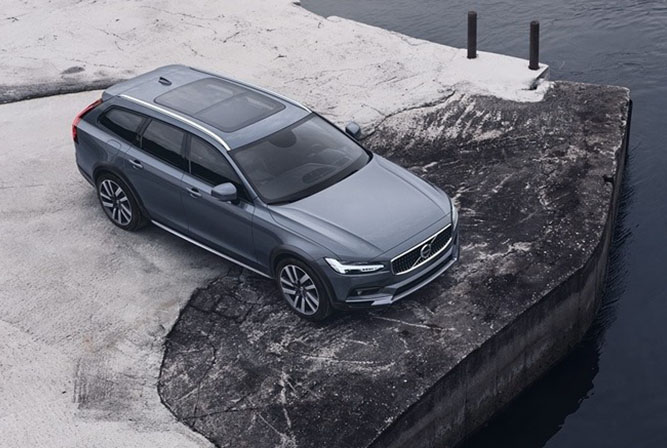 2022 Volvo V90 Cross Country appearance