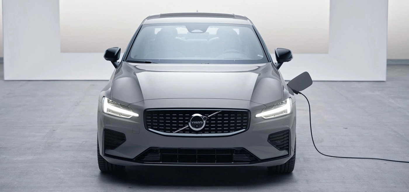 2025 Volvo S60 Plug-in Hybrid Main Img