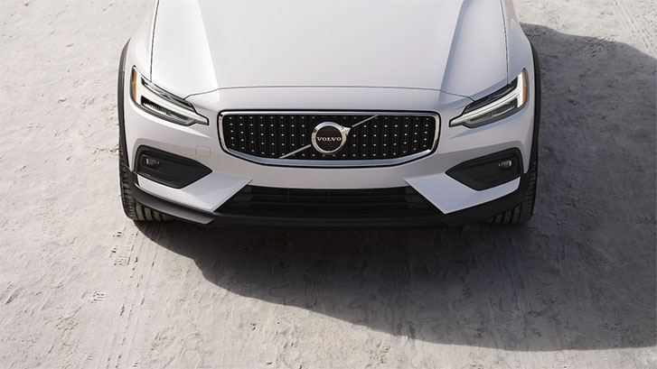 2025 Volvo V60 Cross Country performance