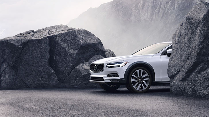 2025 Volvo V90 Cross Country performance