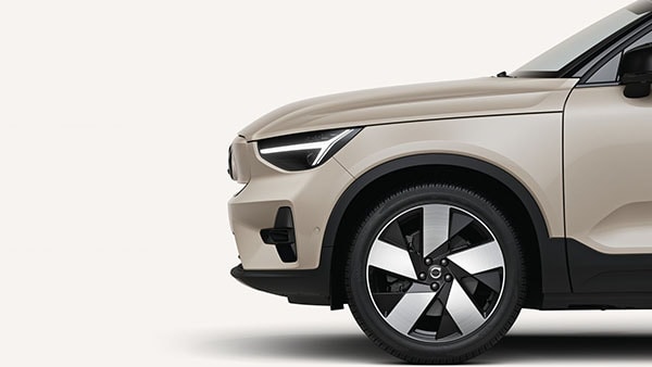 2026 Volvo EX40 appearance